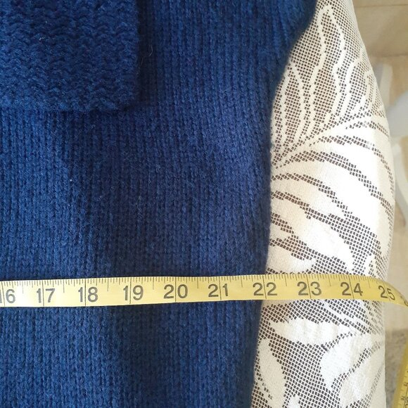 One A Sweater Vest - Picture 13 of 14